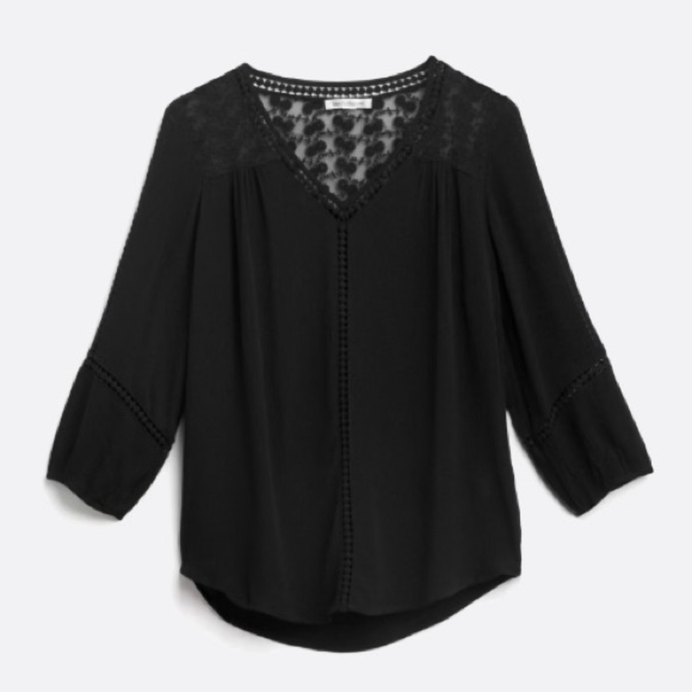 NEW w/out tags - JOHNPAULRICHARD Raelinn Crochet Detail Top